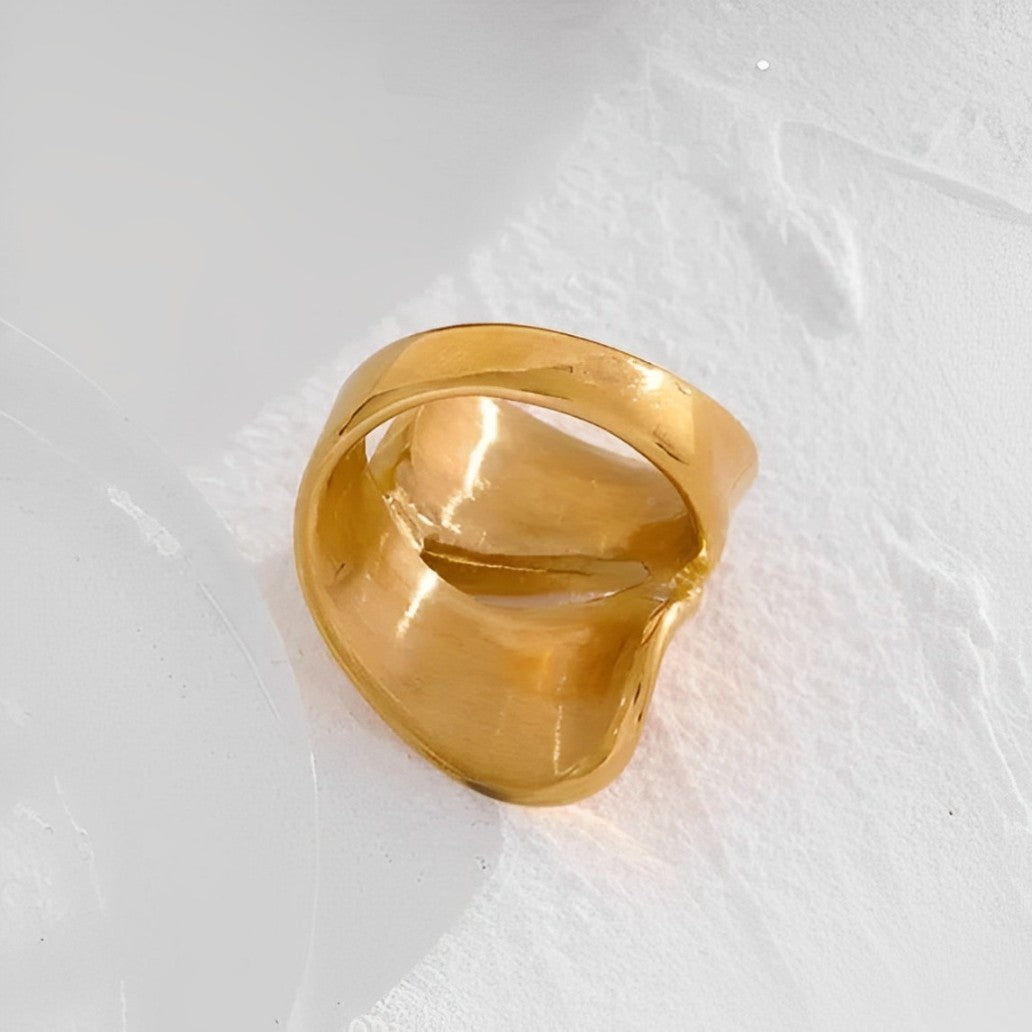 Voluta Elegance Ring | Vallria