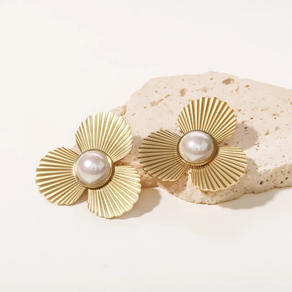 Flower Pearl Earring | Vallria