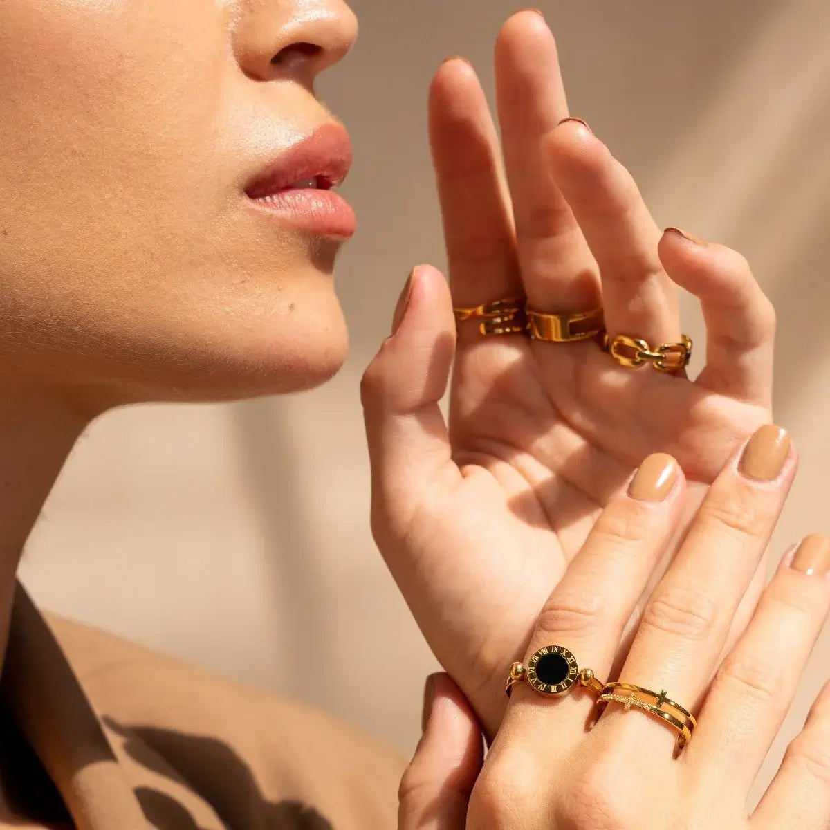 Spinner with Roman Numerals Ring | Vallria