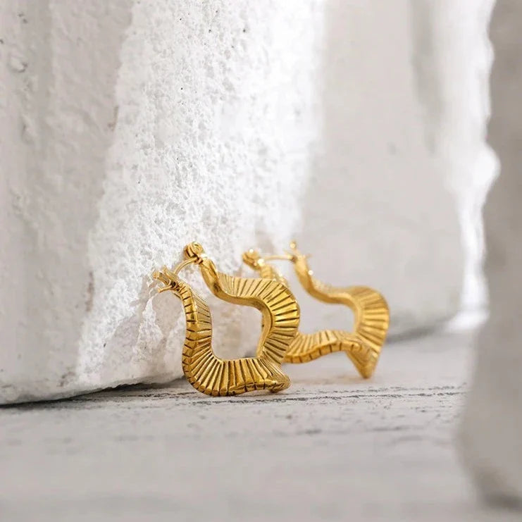 Hoop Irregular Allegra Earring | Vallria