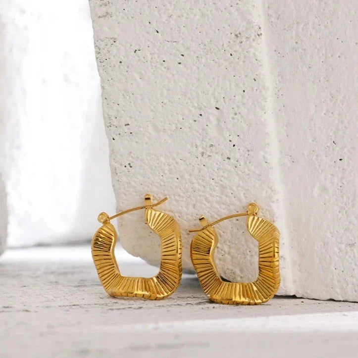 Hoop Irregular Allegra Earring | Vallria