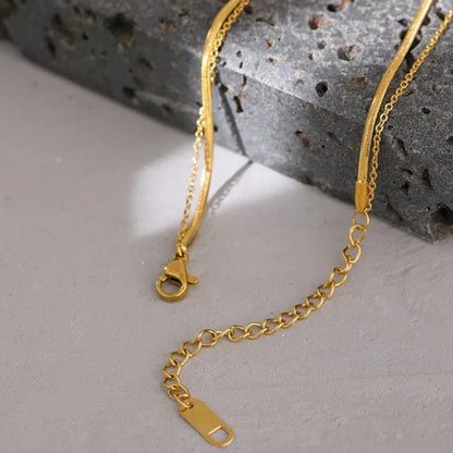 Necklace of Layers with Medallions and Mesh Mix | Vallria