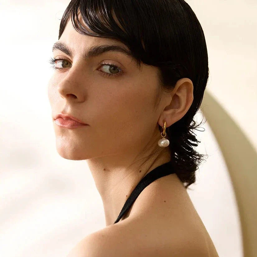 Emma Pearl Minimalist Earring | Vallria