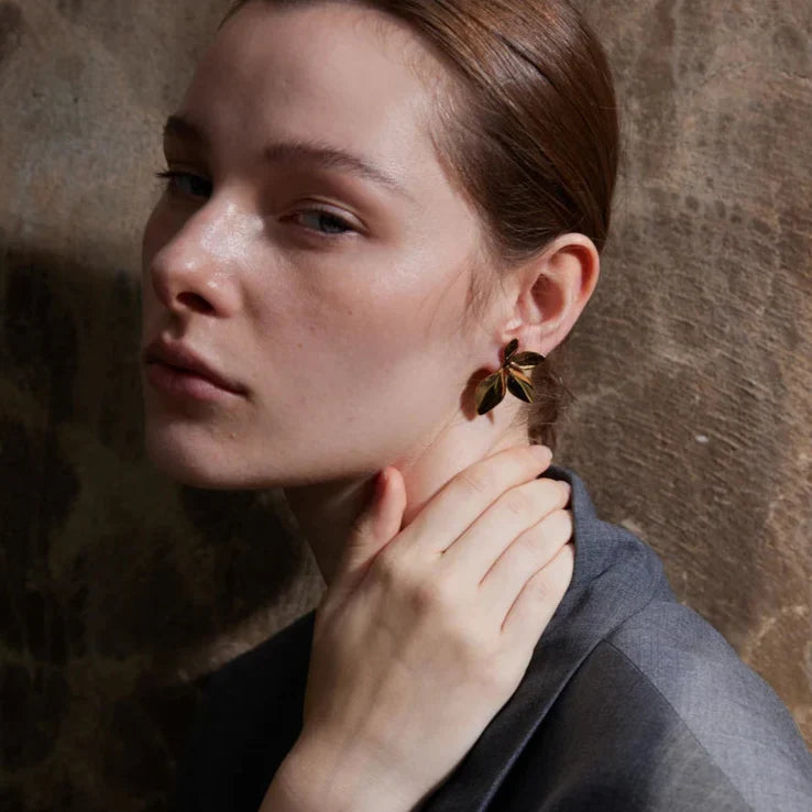 Nature Leaf-Shaped Earring | Vallria