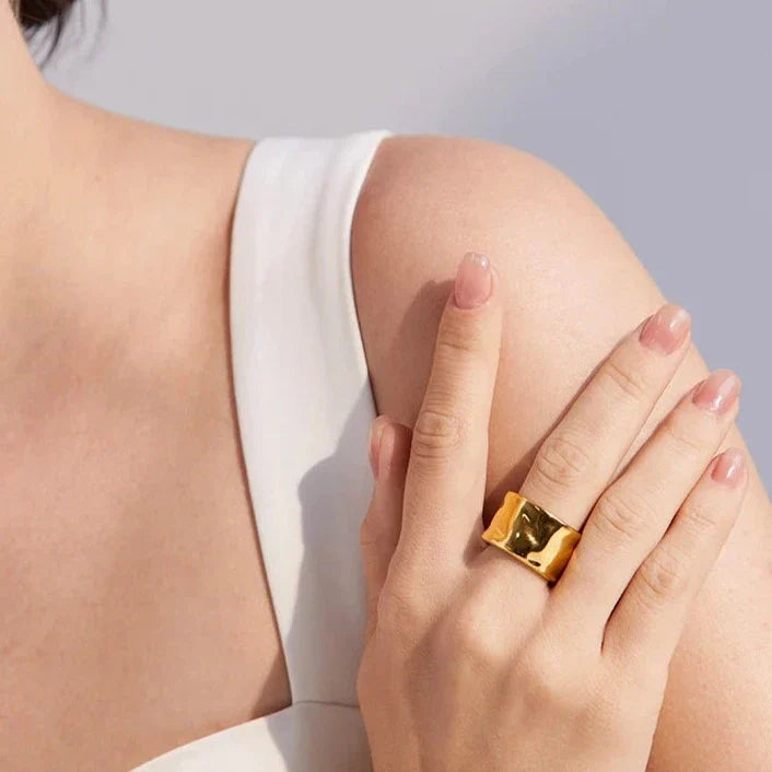 Sicily Texture Hammered Adjustable Ring | Vallria