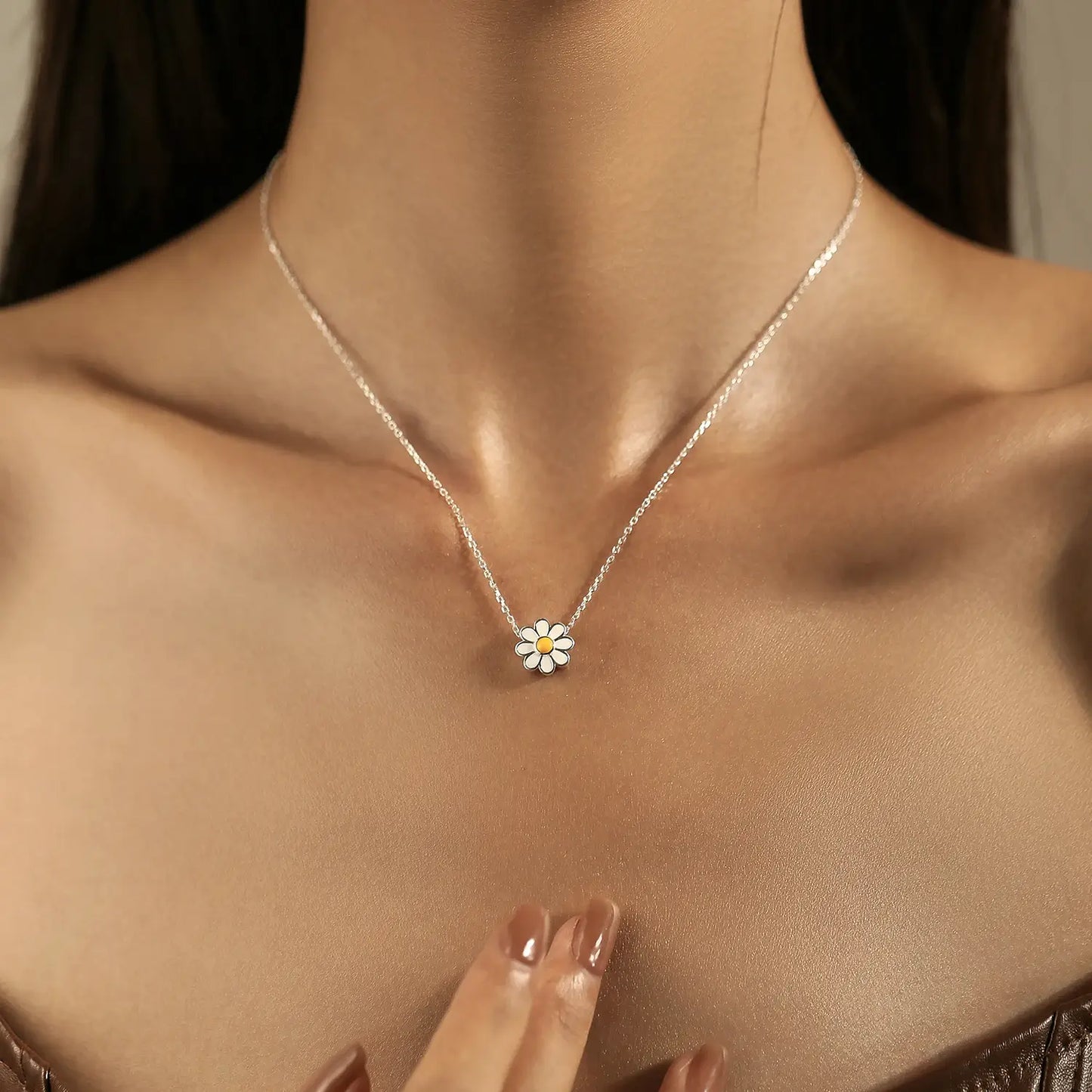 Daisy: Necklace + Bracelet Jewelry Set | Vallria