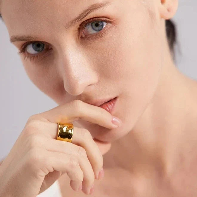 Sicily Texture Hammered Adjustable Ring | Vallria