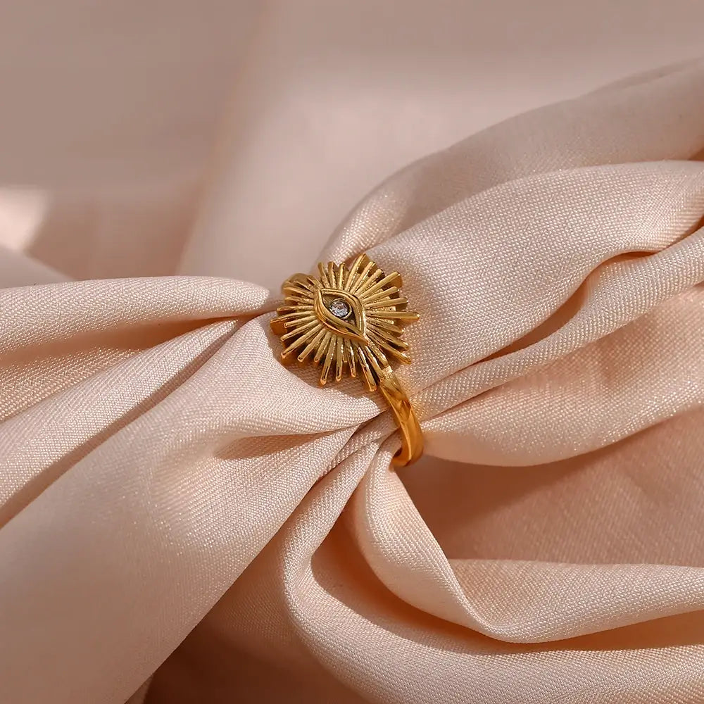 Occhio: Necklace + Ring Adjustable Jewelry Set | Vallria