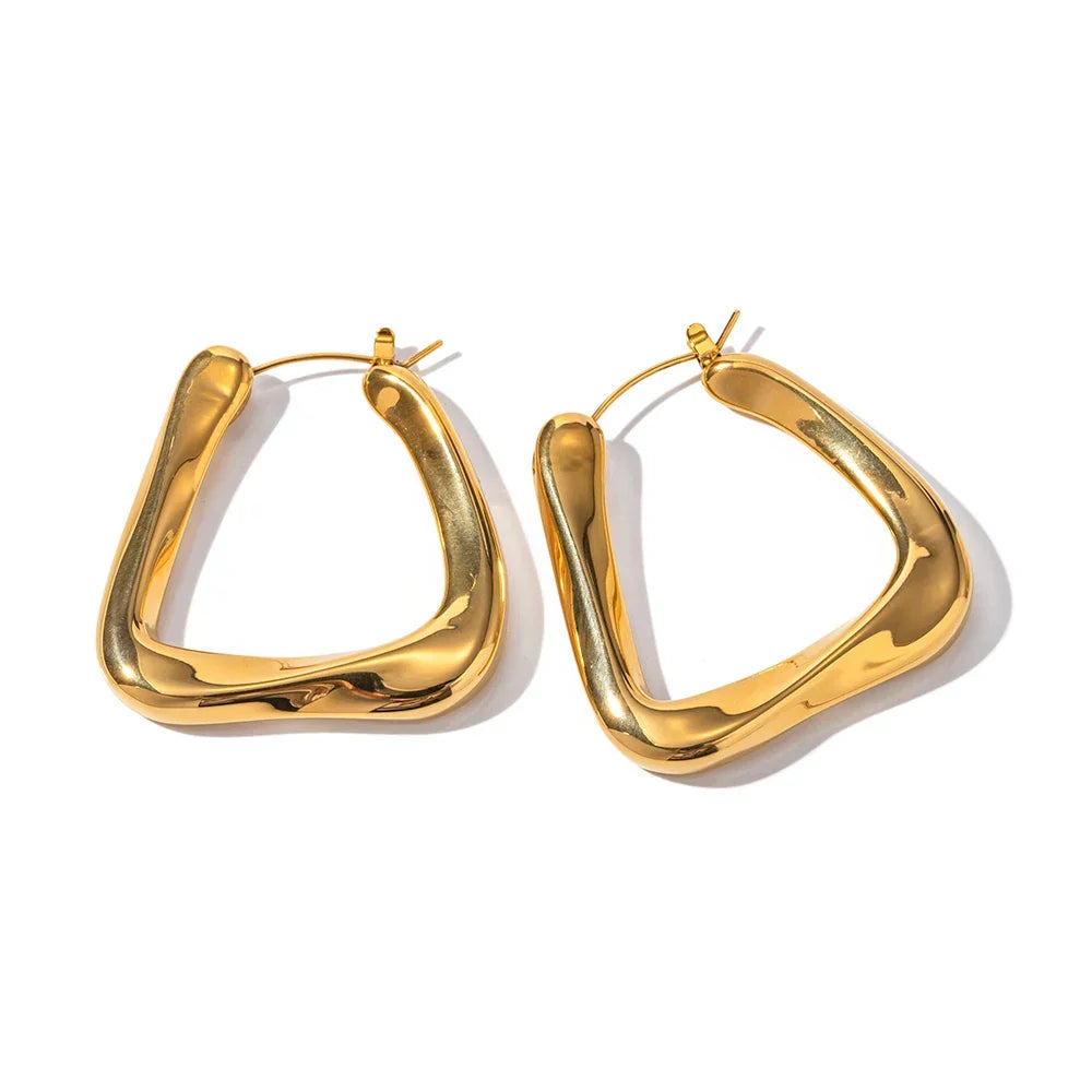 Hoop Twisted Triangular Giorgia Earring | Vallria