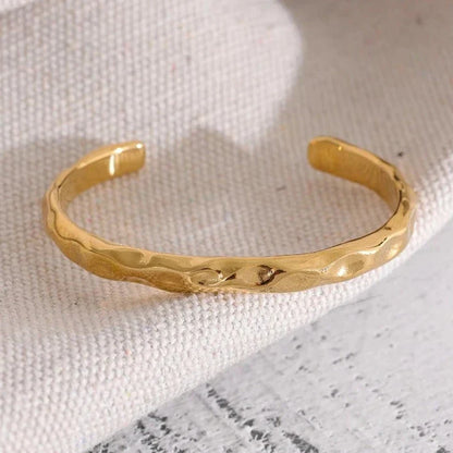 Turin Texture Hammered Bangle | Vallria