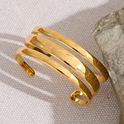 Voglia Bangle | Vallria