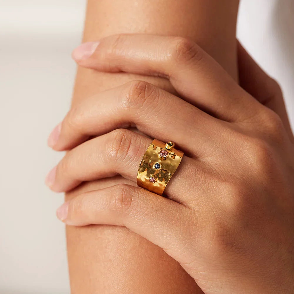 Queen Texture Hammered Ring | Vallria