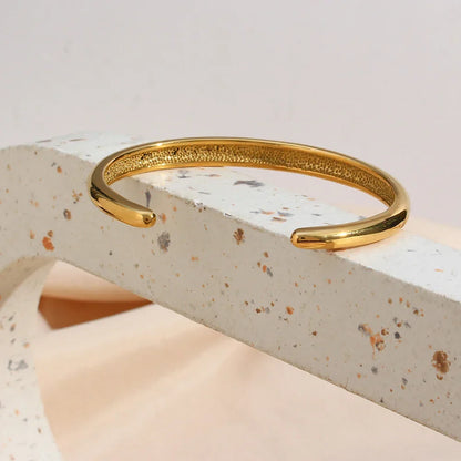 Stella of Cubic Zirconia Bangle | Vallria