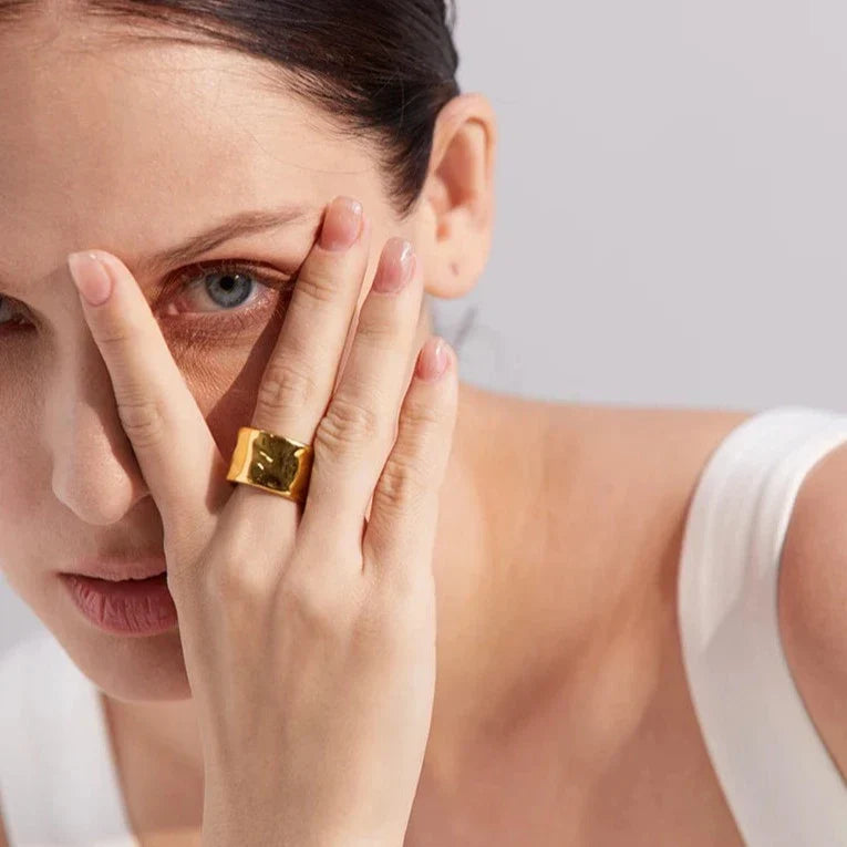 Sicily Texture Hammered Adjustable Ring | Vallria