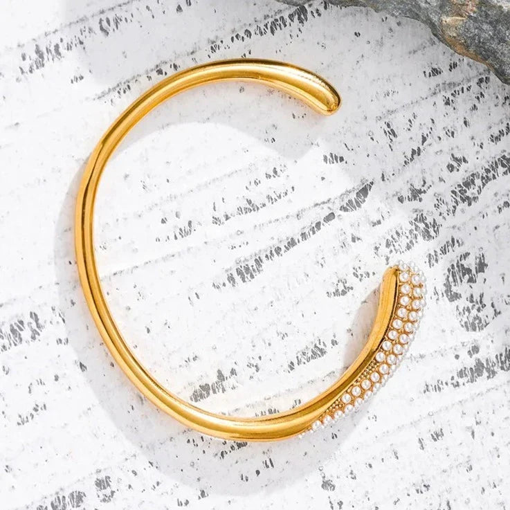 Spike Pearls Bracelet | Vallria