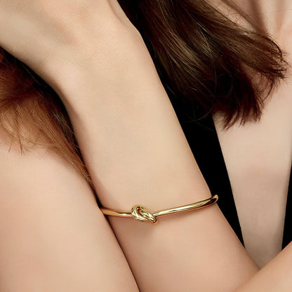 Lecce in Knot Bangle | Vallria