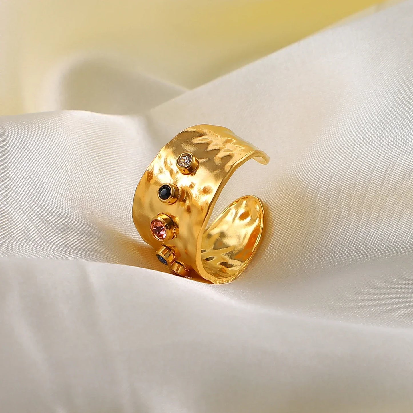 Queen Texture Hammered Ring | Vallria