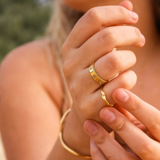 Stella with Crystals of Cubic Zirconia Ring | Vallria