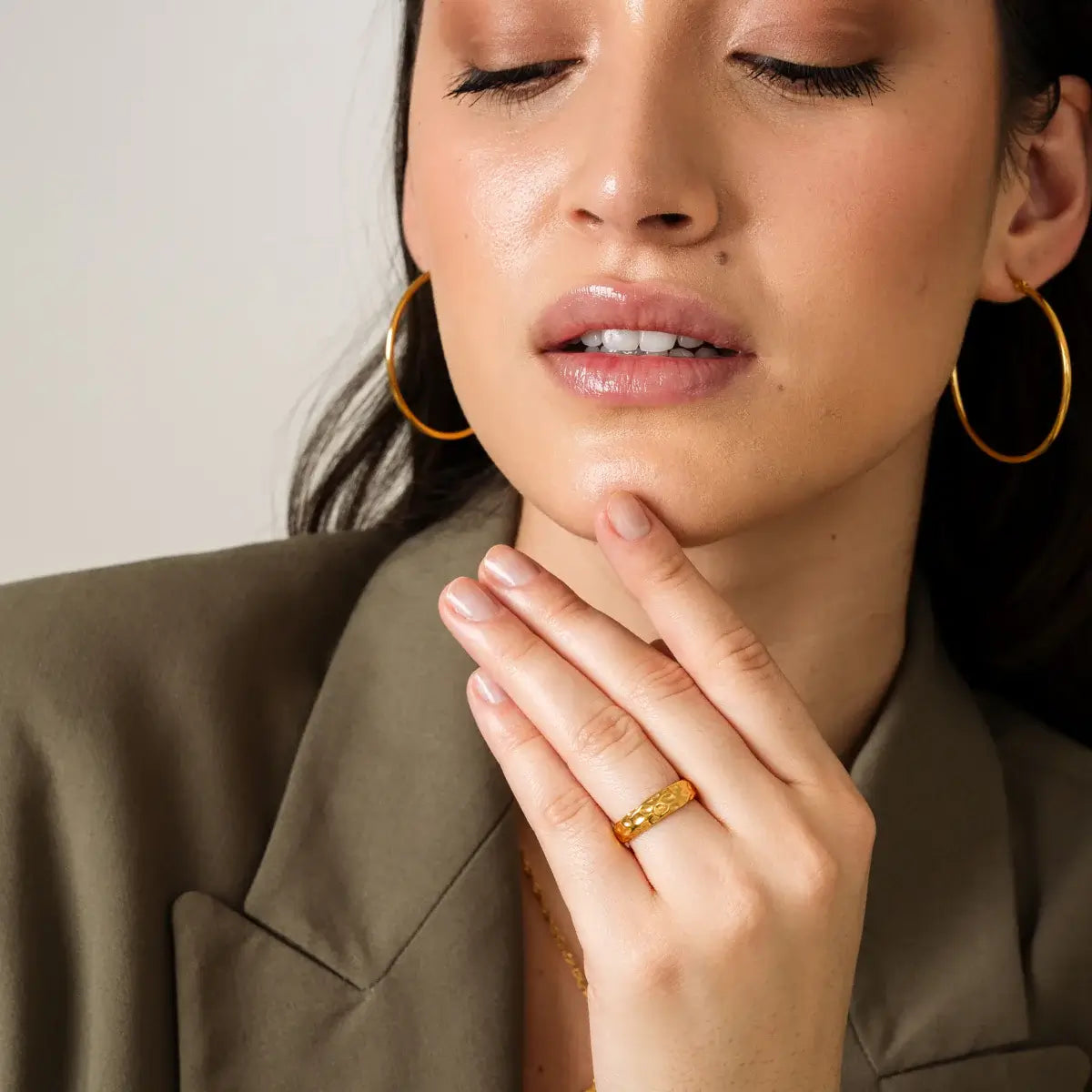 Hoop Classic Earring | Vallria