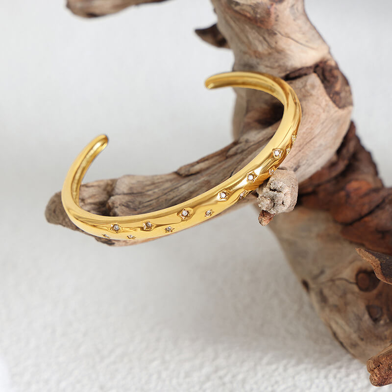 Stella of Cubic Zirconia Bangle | Vallria