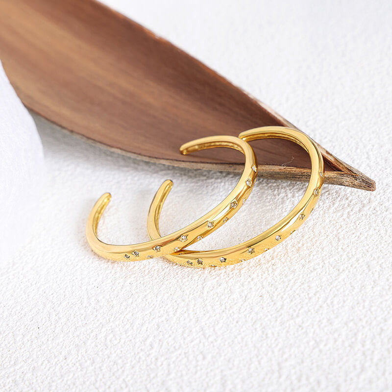 Stella of Cubic Zirconia Bangle | Vallria