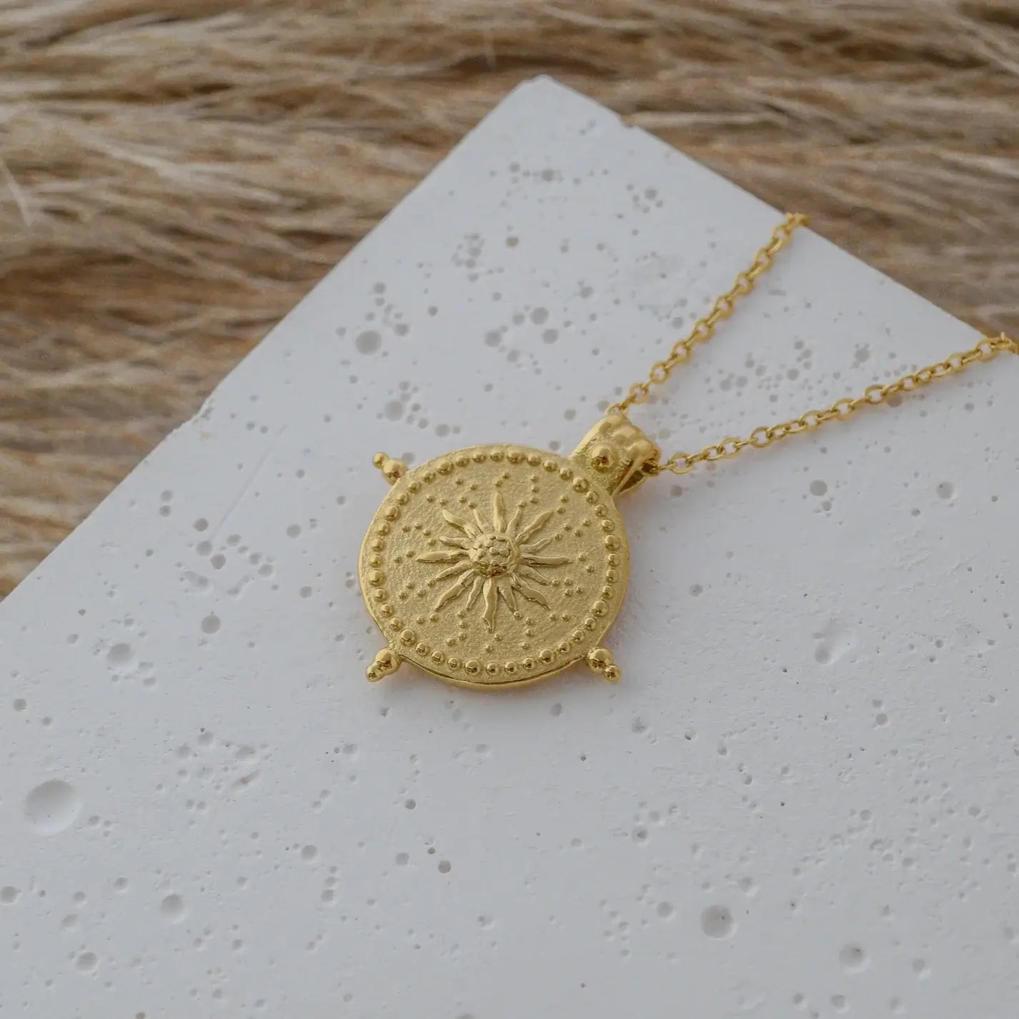 Sun Divino Necklace | Vallria