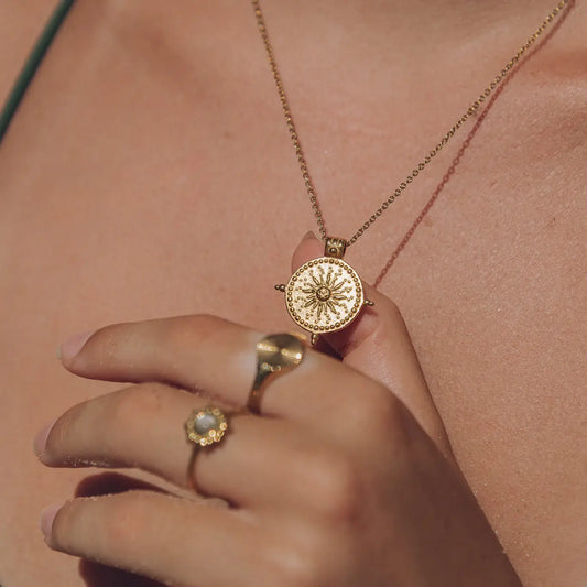 Sun Divino Necklace | Vallria
