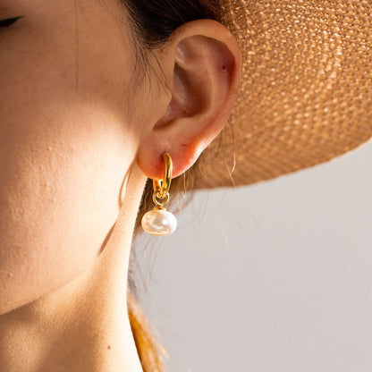 Emma Pearl Minimalist Earring | Vallria