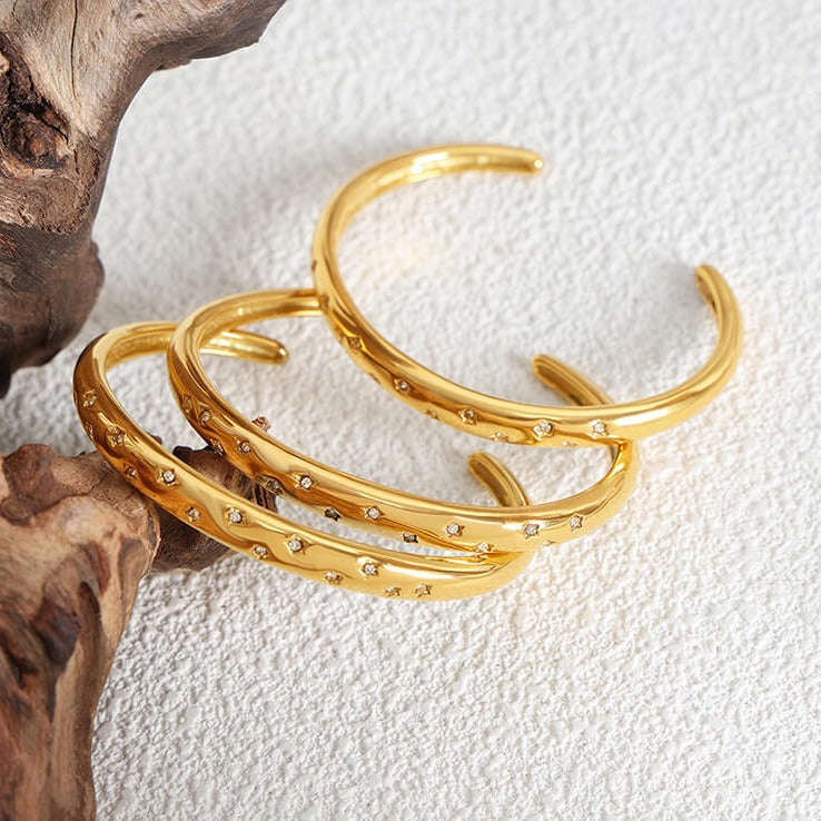 Stella of Cubic Zirconia Bangle | Vallria