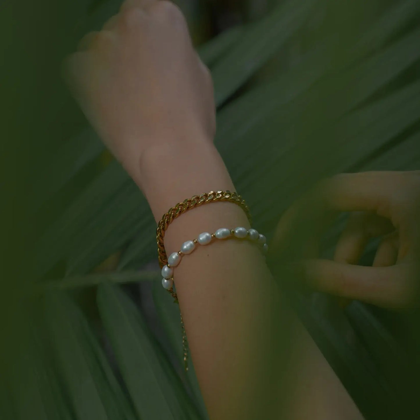 Classic Pearl Natural Bracelet | Vallria