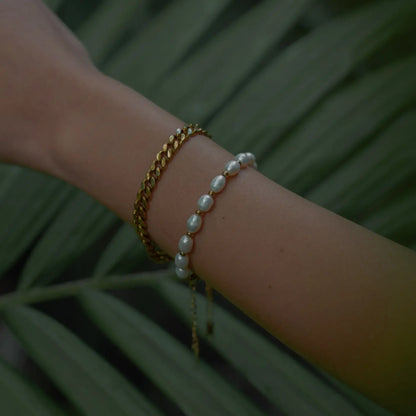 Classic Pearl Natural Bracelet | Vallria
