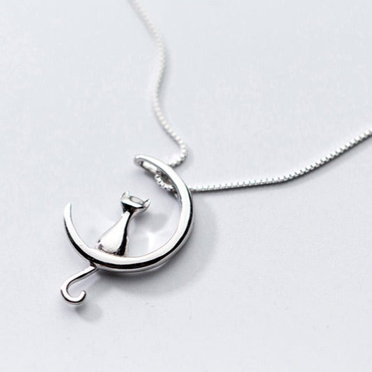 Cat Moon Necklace | Vallria